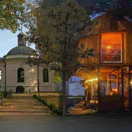 Nocleg W Koronach Drzew Кутно Экстерьер фото