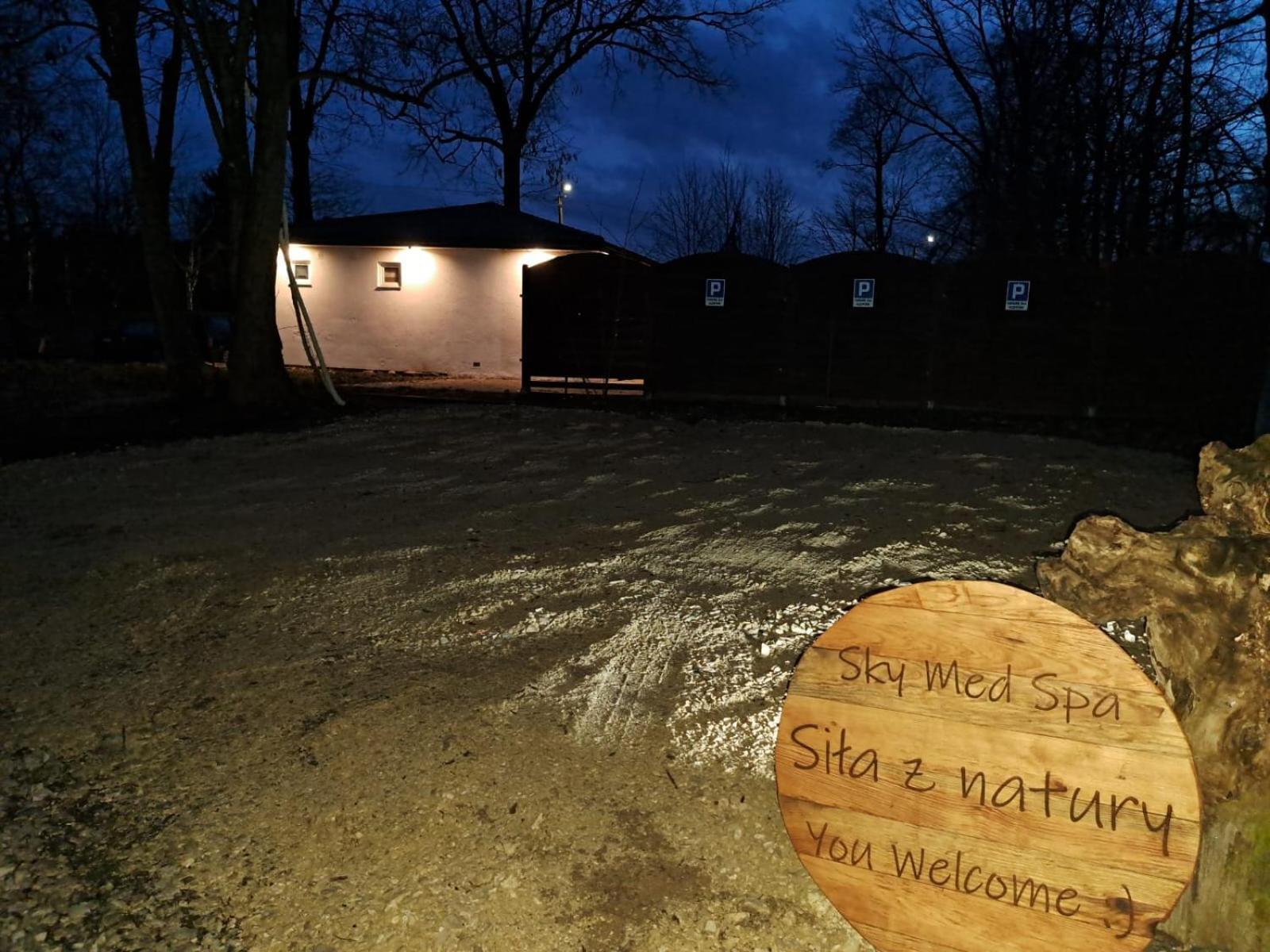 Nocleg W Koronach Drzew Кутно Экстерьер фото